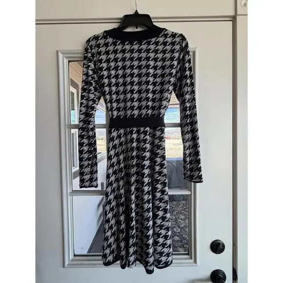 WHBM Bold Houndstooth Reversible Faux Wrap Belted Dress 6 - Picture 2 of 11